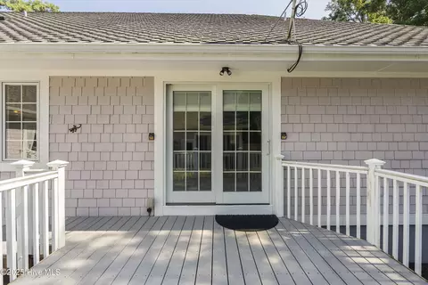Exterior - 147 Pine Needle Dr, Hampstead, NC 28443 photo 17 of 28