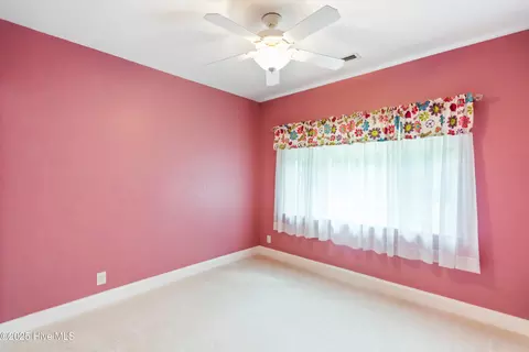 Bedroom - 147 Pine Needle Dr, Hampstead, NC 28443 photo 3 of 8