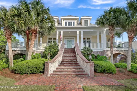 1922 Masons Bluff Ct, Wilmington, NC 28411