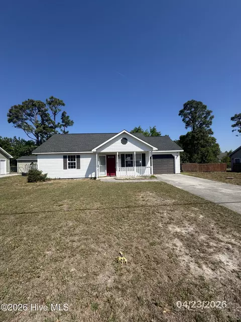 309 Crown Point Rd, Hubert, NC 28539