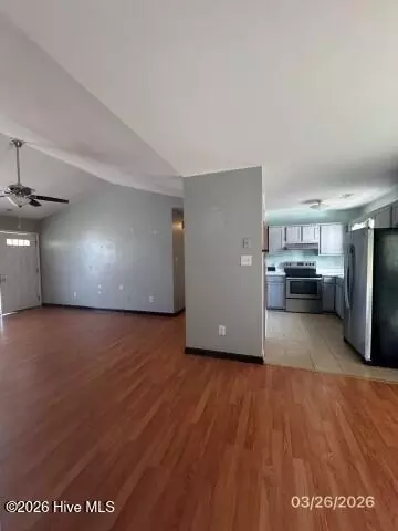 Living - 309 Crown Point Rd, Hubert, NC 28539 photo 5 of 7