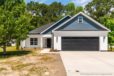 203 Adams Ln, Washington, NC 27889