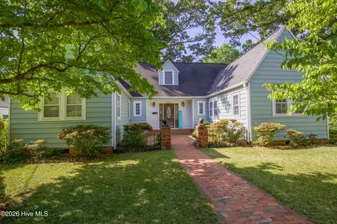 1011 Brook St, Fayetteville, NC 28305