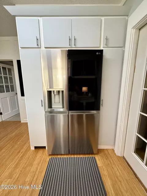 Kitchen - 2714 Harrison Rd, Williamston, NC 27892 photo 6 of 7