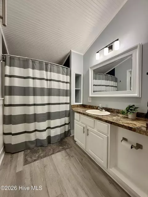Bath - 2714 Harrison Rd, Williamston, NC 27892 photo 5 of 9