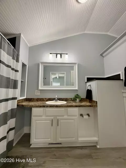 Bath - 2714 Harrison Rd, Williamston, NC 27892 photo 8 of 9