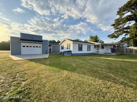 2714 Harrison Rd, Williamston, NC 27892