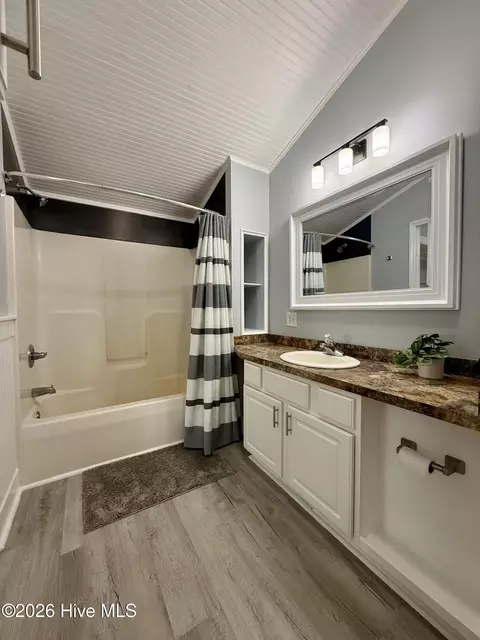 Bath - 2714 Harrison Rd, Williamston, NC 27892 photo 7 of 9