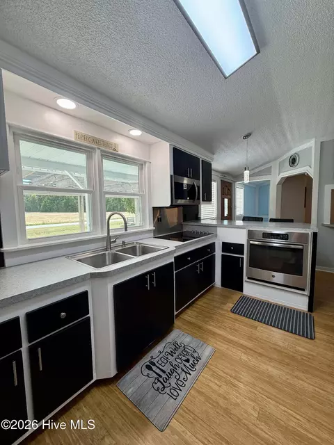 Kitchen - 2714 Harrison Rd, Williamston, NC 27892 photo 5 of 7