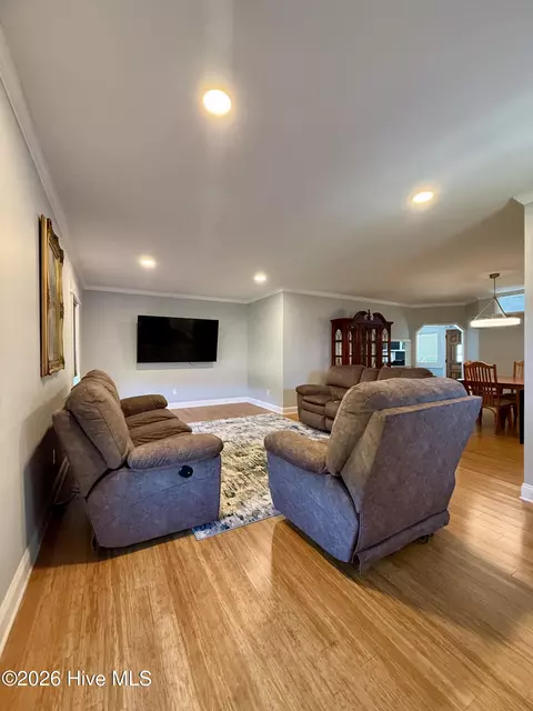 Living - 2714 Harrison Rd, Williamston, NC 27892 photo 4 of 7