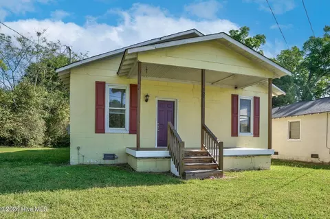 307 E Irwin St, Pinetops, NC 27864