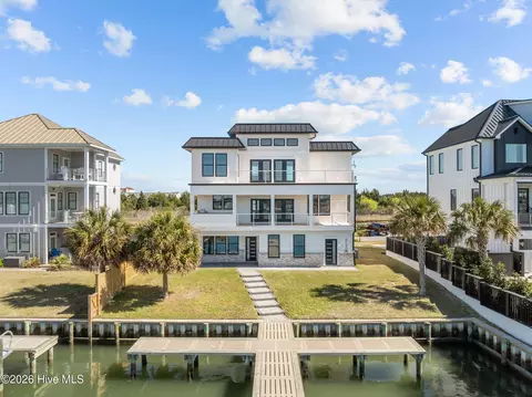 208 Radio Island Rd, Morehead City, NC 28557