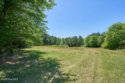 510 Carys Ln, West End, NC 27376