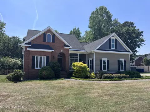 105 Fawn Trl, Jacksonville, NC 28540