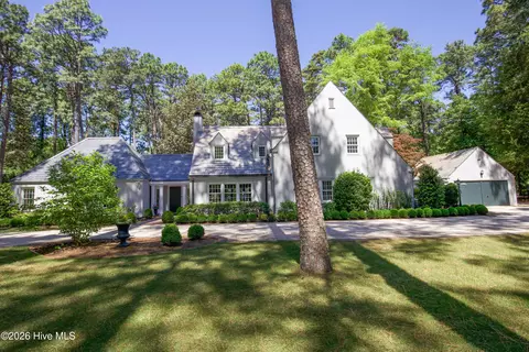 130 N Highland Rd, Southern Pines, NC 28387