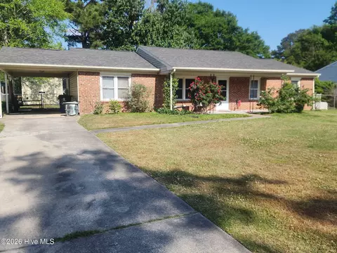 105 Lance Ct, Jacksonville, NC 28546