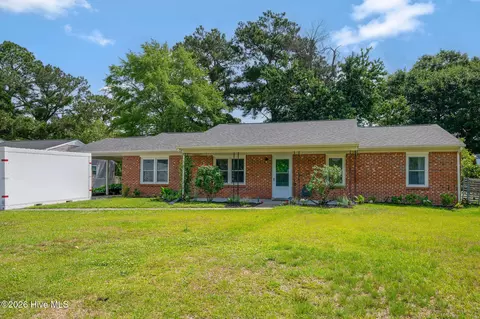 105 Lance Ct, Jacksonville, NC 28546