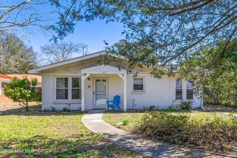 426 Trott St, Oak Island, NC 28465