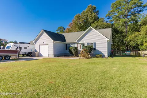 126 Joans Haven Dr, Newport, NC 28570