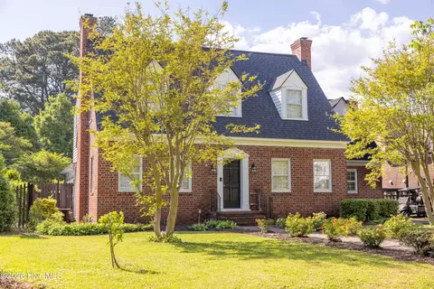 208 S Moseley St, Edenton, NC 27932