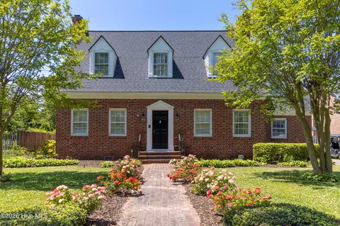 208 S Moseley St, Edenton, NC 27932