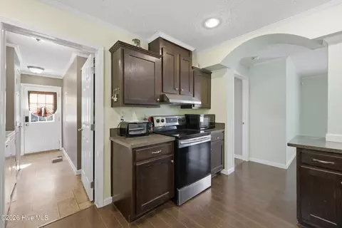Entry Way - 20 Corapeake Rd, Corapeake, NC 27926 photo 2 of 3