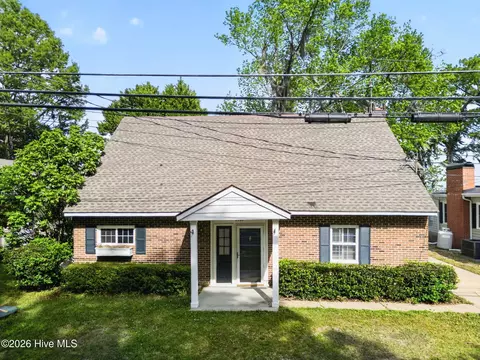 2910 Canal Cove Rd, Lake Waccamaw, NC 28450