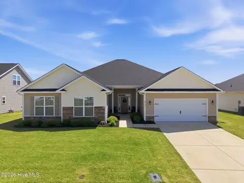 2745 Luna Ln, Winterville, NC 28590