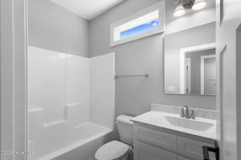 Bath - 506 Crown Pointe Dr, Hampstead, NC 28443 photo 8 of 8