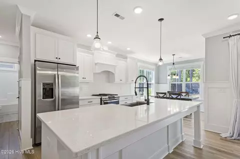 Kitchen - 506 Crown Pointe Dr, Hampstead, NC 28443 photo 2 of 5