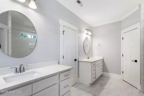 Bath - 506 Crown Pointe Dr, Hampstead, NC 28443 photo 4 of 8