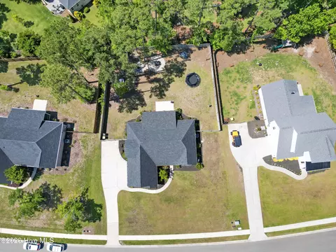 View/Area - 506 Crown Pointe Dr, Hampstead, NC 28443 photo 2 of 5