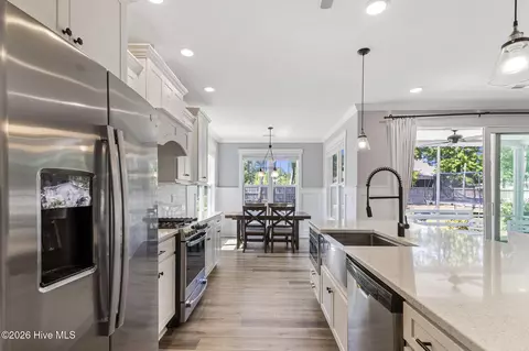 Kitchen - 506 Crown Pointe Dr, Hampstead, NC 28443 photo 1 of 5