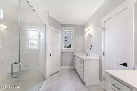 Bath - 506 Crown Pointe Dr, Hampstead, NC 28443 photo 6 of 8