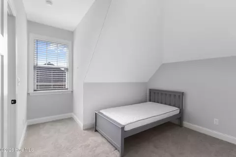 Bedroom - 506 Crown Pointe Dr, Hampstead, NC 28443 photo 2 of 8