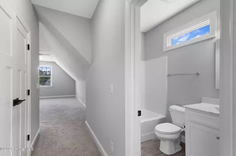 Entry Way - 506 Crown Pointe Dr, Hampstead, NC 28443 photo 1 of 5