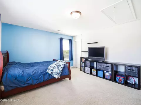 Bedroom - 1011 E Arboria Dr, Hampstead, NC 28443 photo 7 of 9