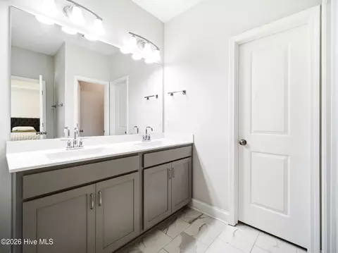 Bath - 1011 E Arboria Dr, Hampstead, NC 28443 photo 2 of 4