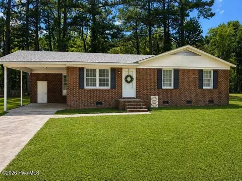 5500 Gaskins Rd, Grimesland, NC 27837