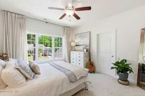 Bedroom - 74 Aster Pl, Hampstead, NC 28443 photo 7 of 10