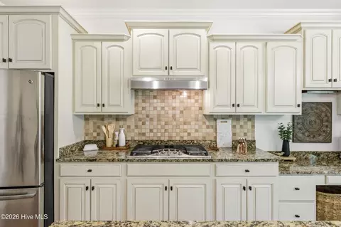 Kitchen - 74 Aster Pl, Hampstead, NC 28443 photo 3 of 5