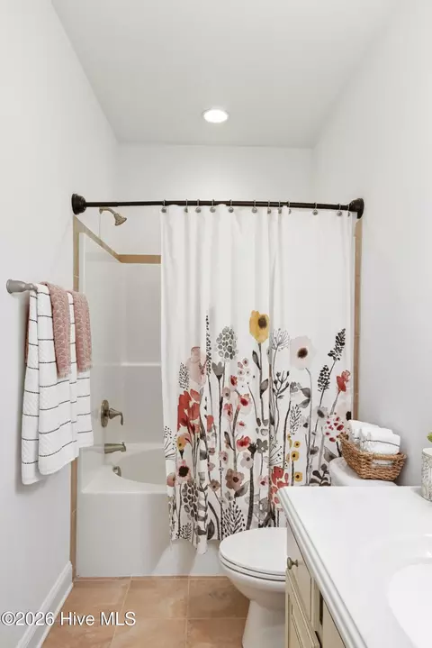 Bath - 74 Aster Pl, Hampstead, NC 28443 photo 8 of 9