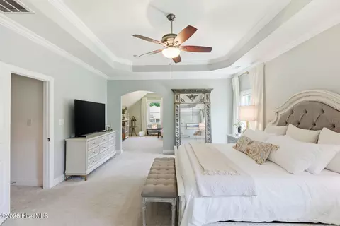 Bedroom - 74 Aster Pl, Hampstead, NC 28443 photo 6 of 10