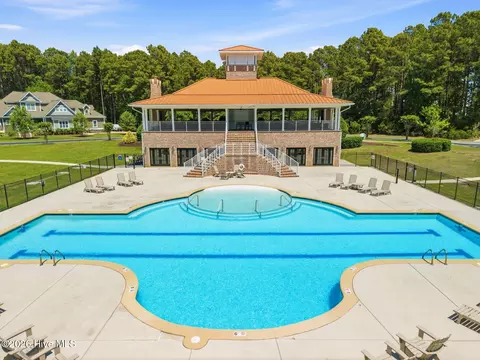 Exterior - 74 Aster Pl, Hampstead, NC 28443 photo 5 of 9