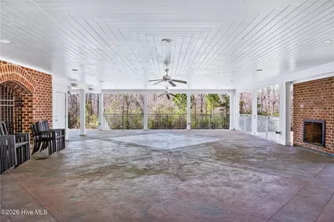 Exterior - 74 Aster Pl, Hampstead, NC 28443 photo 7 of 9