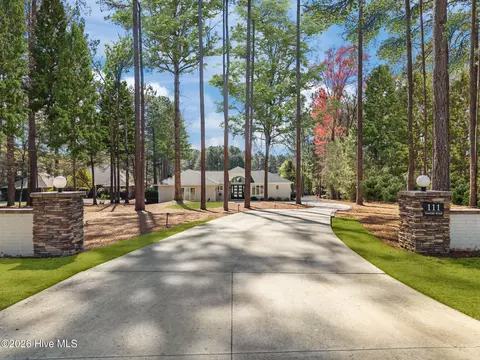 111 Vanore Rd, West End, NC 27376