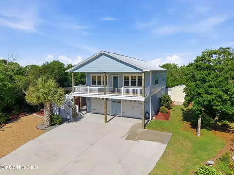 108 Dorothy Ct, Emerald Isle, NC 28594