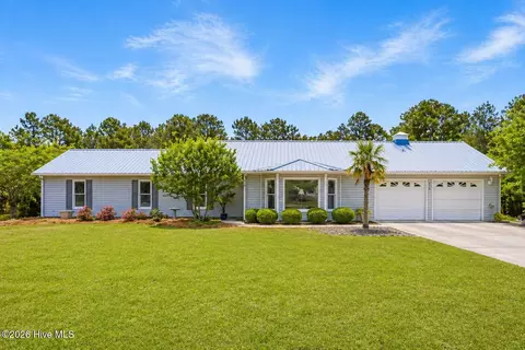 218 Lake Arthur Dr, Newport, NC 28570