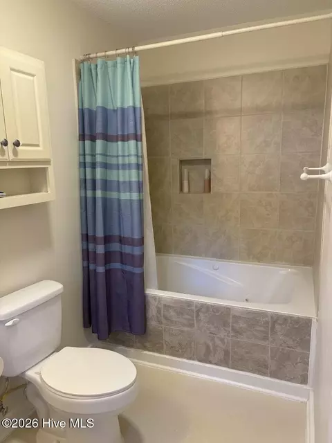 Bath - 5233 Kimberly Ln, Trinity, NC 27370 photo 2 of 3