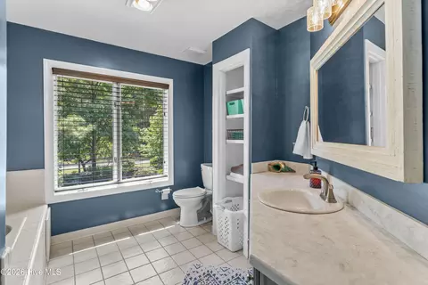 Bath - 112 Olde Point Rd, Hampstead, NC 28443 photo 4 of 6